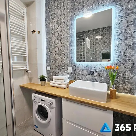 365pam - Nadmorskie Parking W Cenie غونسكي